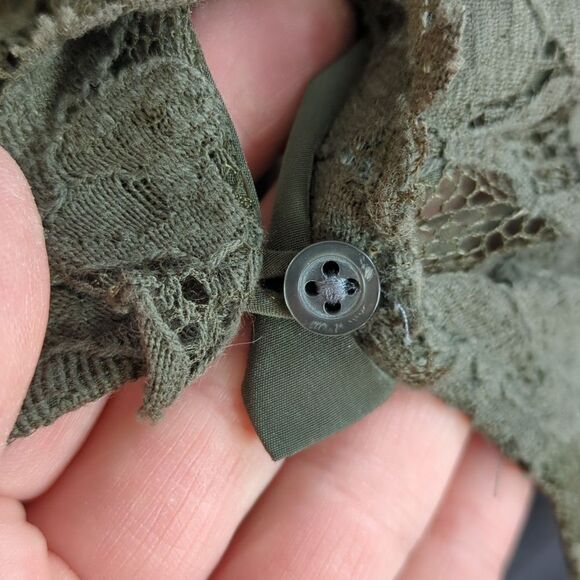 Banana Republic Lace Vest-Top Olive Green - Picture 2 of 11